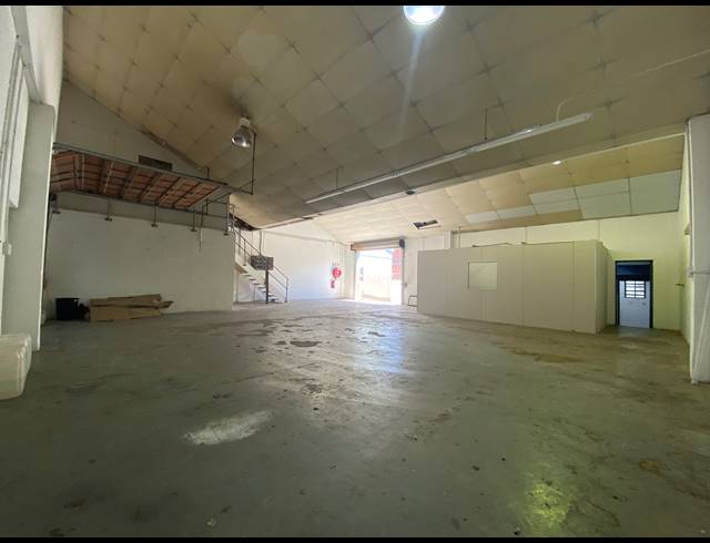 572M² WAREHOUSE TO LET IN PAARDEN EILAND